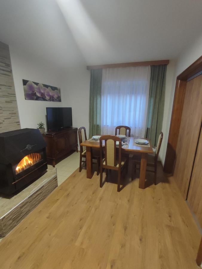 Apartman Adna Kulen Vakuf Exteriér fotografie