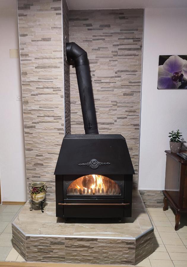 Apartman Adna Kulen Vakuf Exteriér fotografie