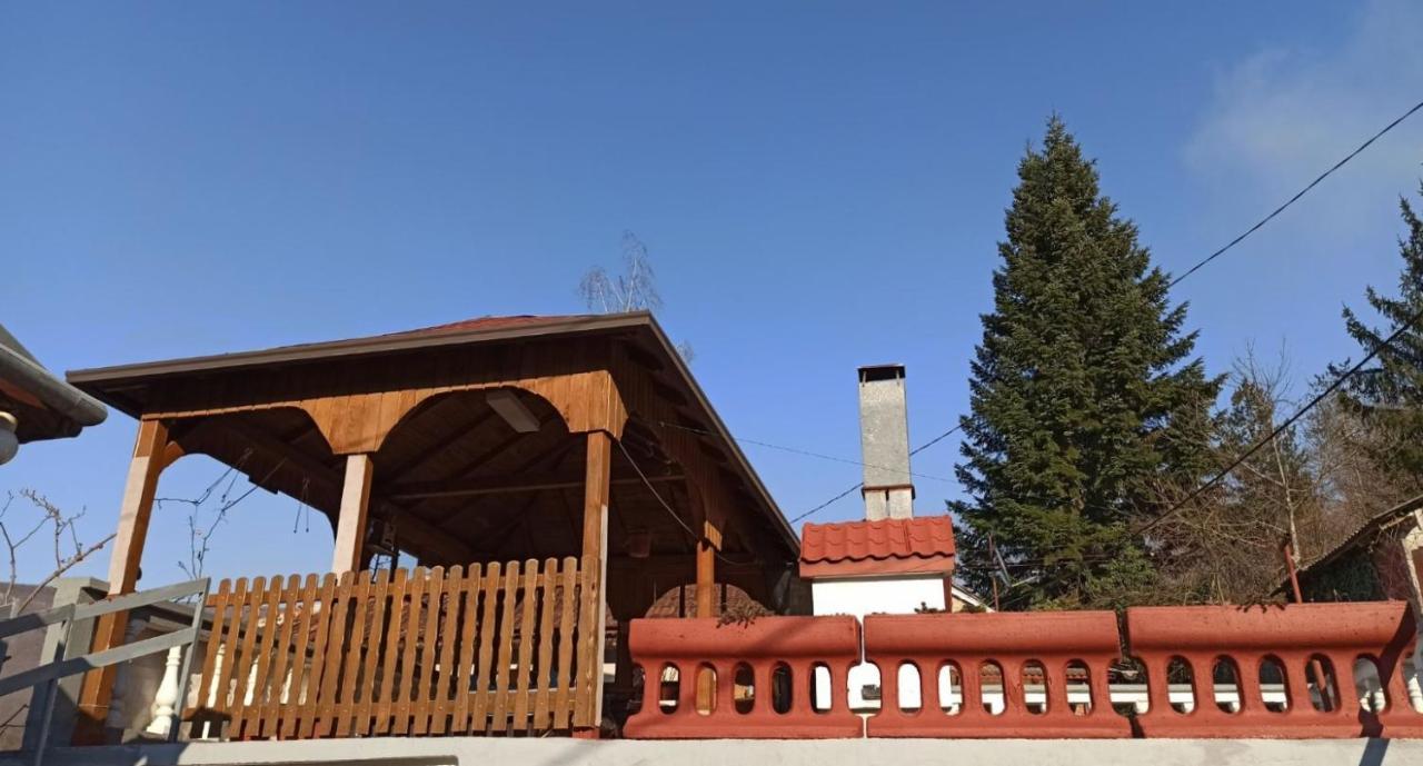 Apartman Adna Kulen Vakuf Exteriér fotografie