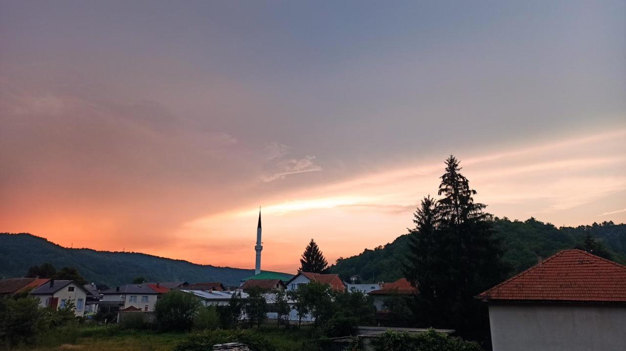 Apartman Adna Kulen Vakuf Exteriér fotografie