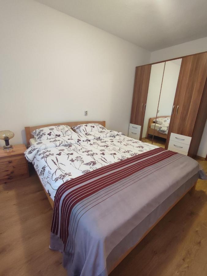 Apartman Adna Kulen Vakuf Exteriér fotografie