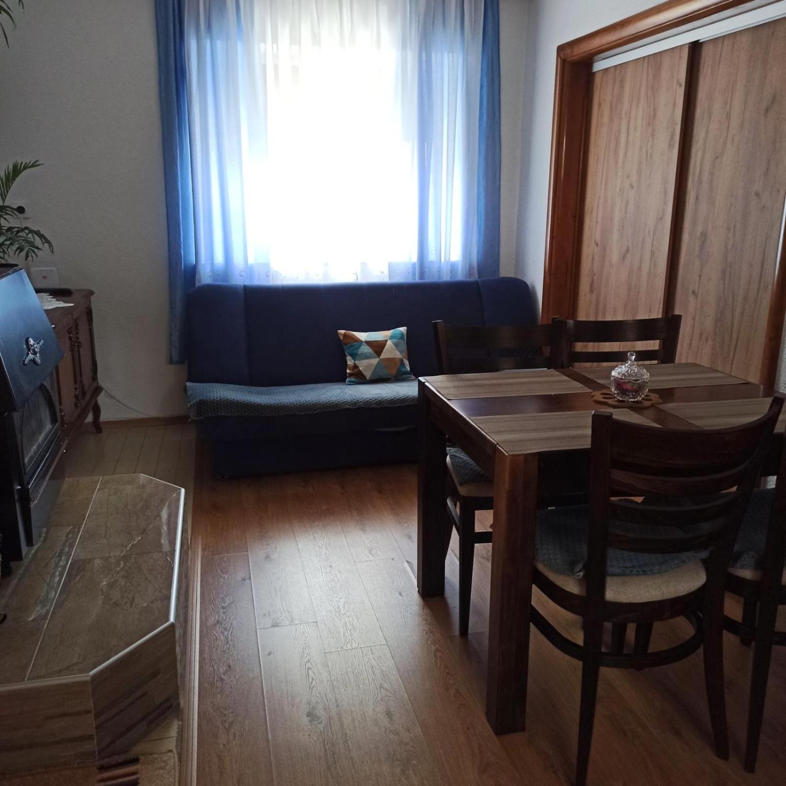 Apartman Adna Kulen Vakuf Exteriér fotografie