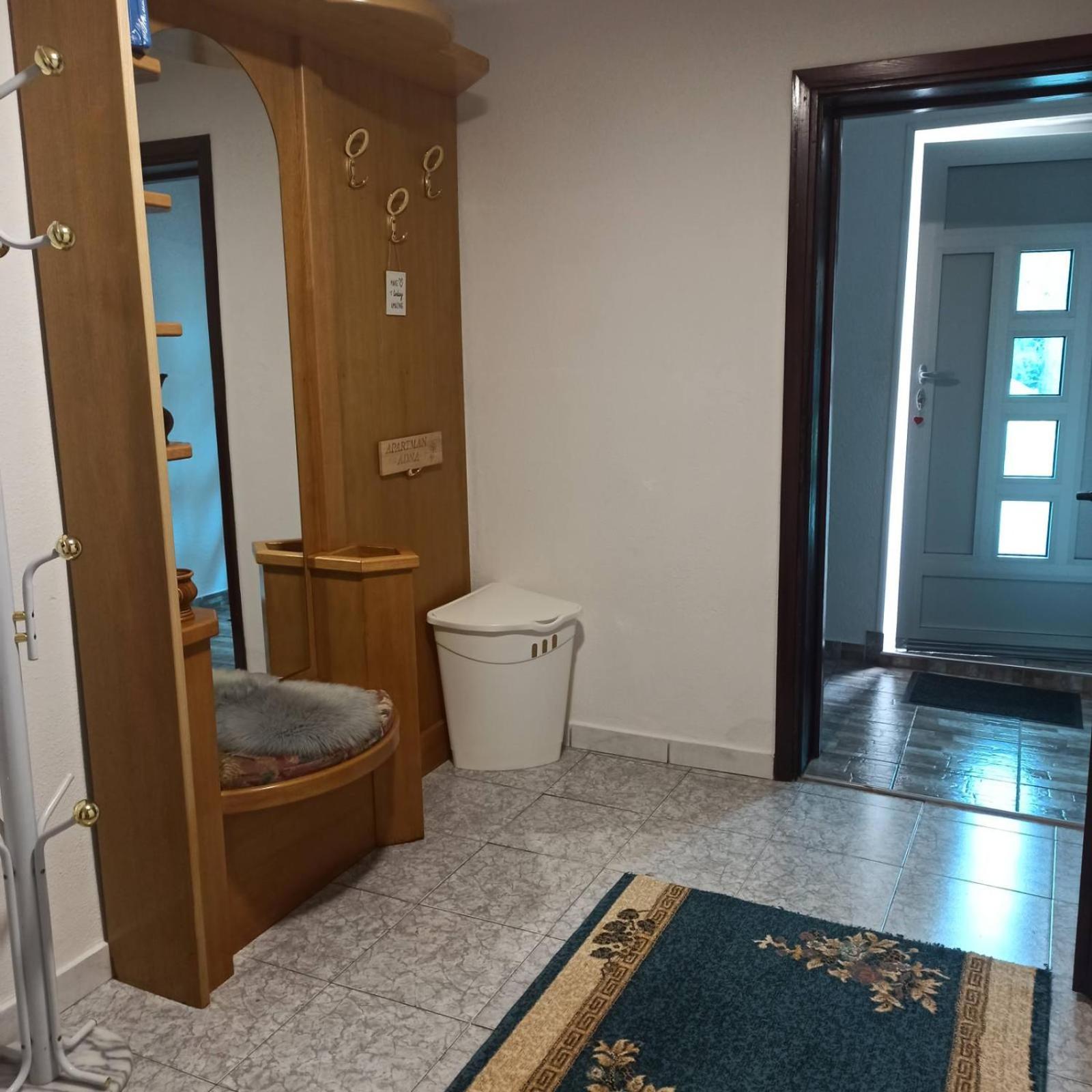 Apartman Adna Kulen Vakuf Exteriér fotografie